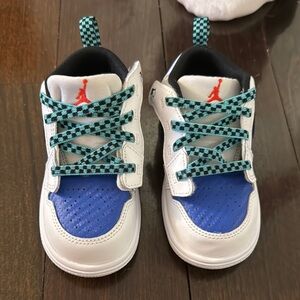 Nike White and Blue kids Sneakers - never worn